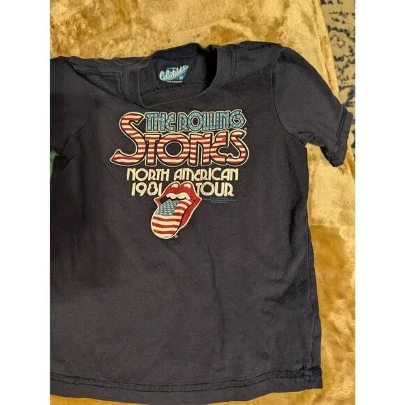 Old Navy Boys Bundle, 2 Graphic Tees and Boys Utility Jean Shorts, *Vintage Roll - Picture 2 of 8